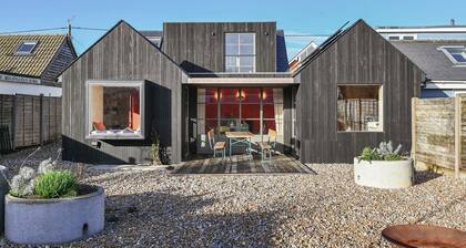 Luna - a holiday let that sleeps 8 guests in 3 bedrooms