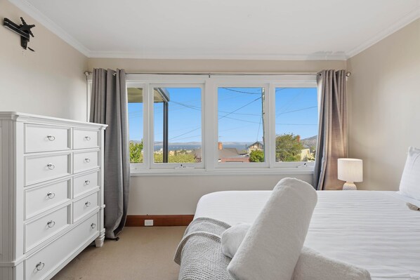 Iron/ironing board, free WiFi, bed sheets