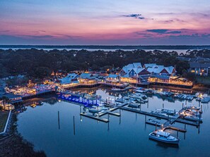 Marina - Newly Listed Family Coastal Golf Getaway w/ Golf Views (Hilton Head Island)