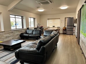 Interior - 5 minute walk to the ocean. Rental villa 15 minutes walk to the beach (free rental of water bikes and foot paddle canoes) (Nichinan)