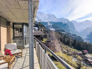 Property grounds - Beautiful apartment for 4 people with WIFI, TV and balcony (Wengen)