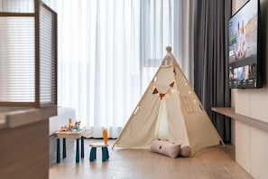 Cortinas blackout, tabla de planchar con plancha y wifi gratis