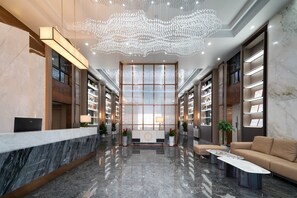 Lobby sitting area - Ruiyue Resort Hotel (Wanning)