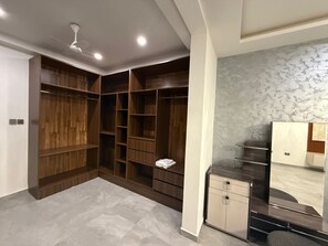 Luxury Room, Balcony | Iron/ironing board, free WiFi - fransons Homes (Tema)