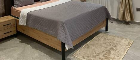 Iron/ironing board, free WiFi