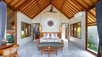 Escritorio, espacio para trabajar con laptop y wifi gratis