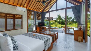 Villa, Private Pool, Pool View | Meja, ruang kerja komputer riba, Wi-fi percuma