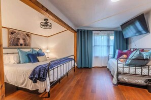 Strykjärn/strykbräda, wi-fi och sängkläder