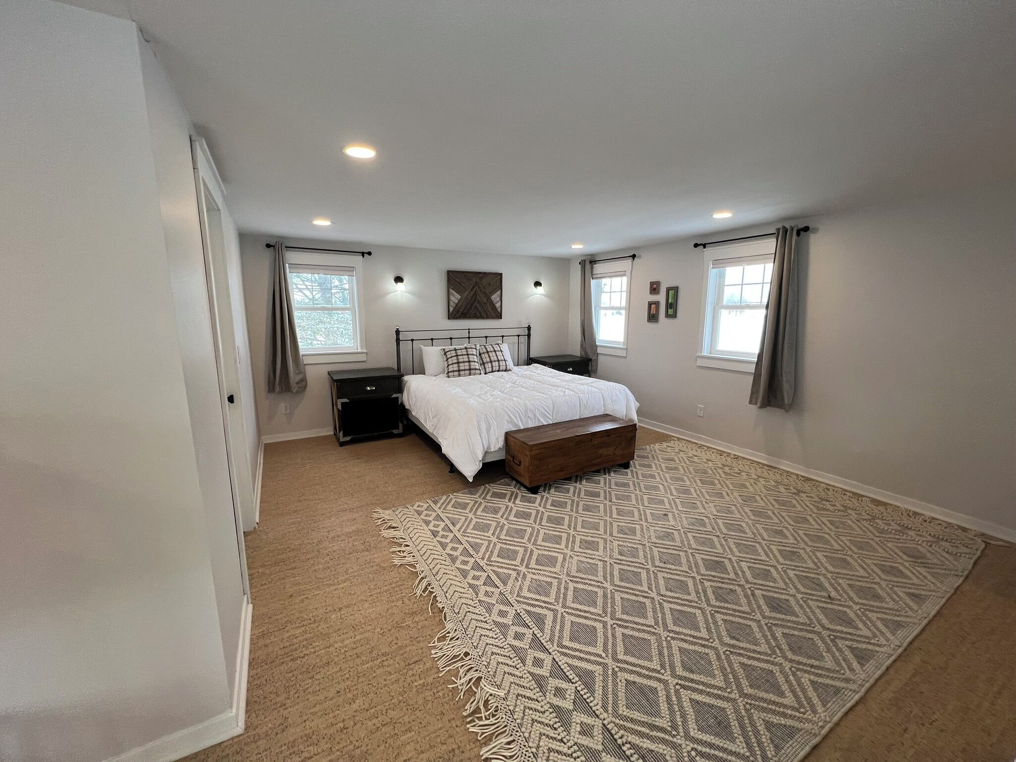 3 多间卧室、办公桌、旅行婴儿床、免费 WiFi