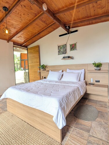 Cabin in the mountains with private jacuzzi surrounded by nature (pet friendly)