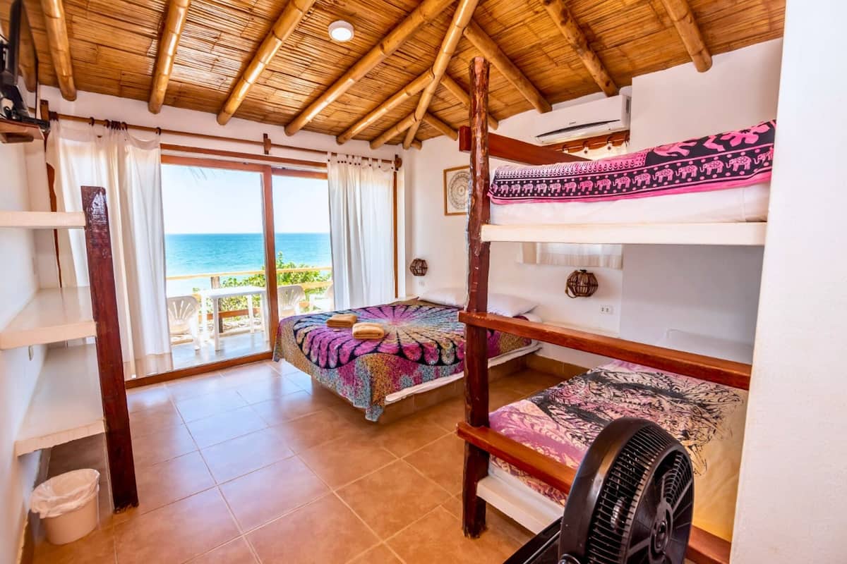Deluxe-Bungalow, Balkon, Strandblick | Bettwäsche
