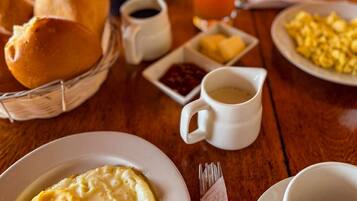 Free daily continental breakfast