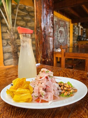 Alimentos y bebidas