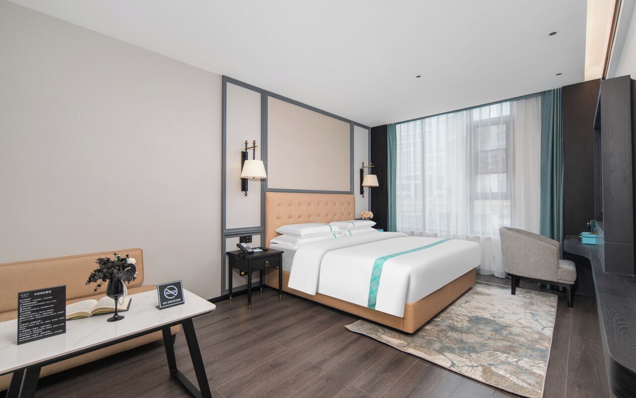 Comfort Single Room | Blackout drapes, iron/ironing board, free WiFi