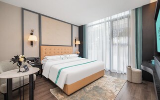 Cortinas blackout, tabla de planchar con plancha y wifi gratis 