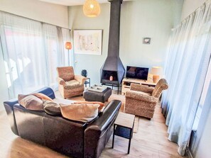 TV, fireplace - Zeemeeuw by Interhome (Noordwijkerhout)
