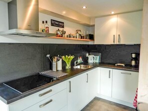 Fridge, cookware/dishes/utensils - Vacation home Sunset by Interhome (Noordwijkerhout)