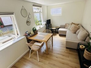 TV - Tiny House QuDi by Interhome (Noordwijk)