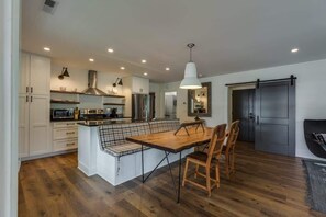 تناول الطعام