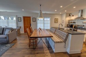 Interior - Watson Barrett - Lofts on Main (Highlands)