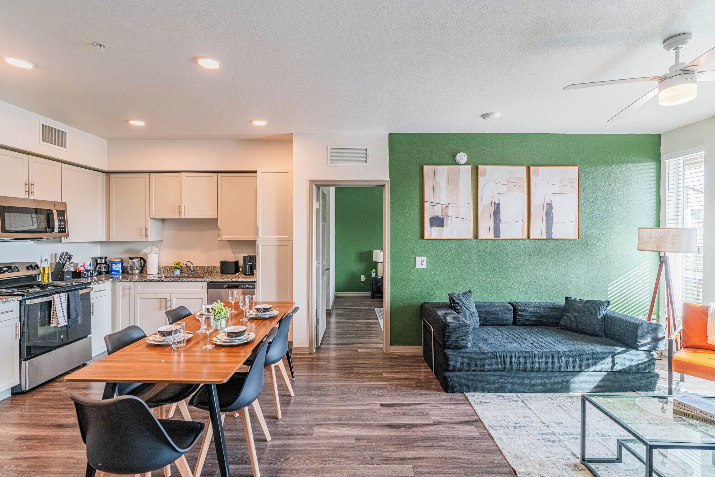 Deluxe-Apartment, 2 Schlafzimmer, Nichtraucher, Küche | Essbereich im Zimmer