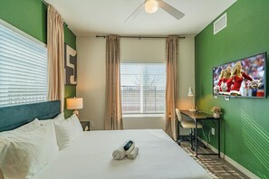 Elite Apartment, 3 Bedrooms, Kitchen | Premium bedding, desk, laptop workspace, iron/ironing board