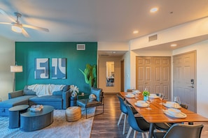 Classic Apartment, 2 Bedrooms, Non Smoking | Living area
