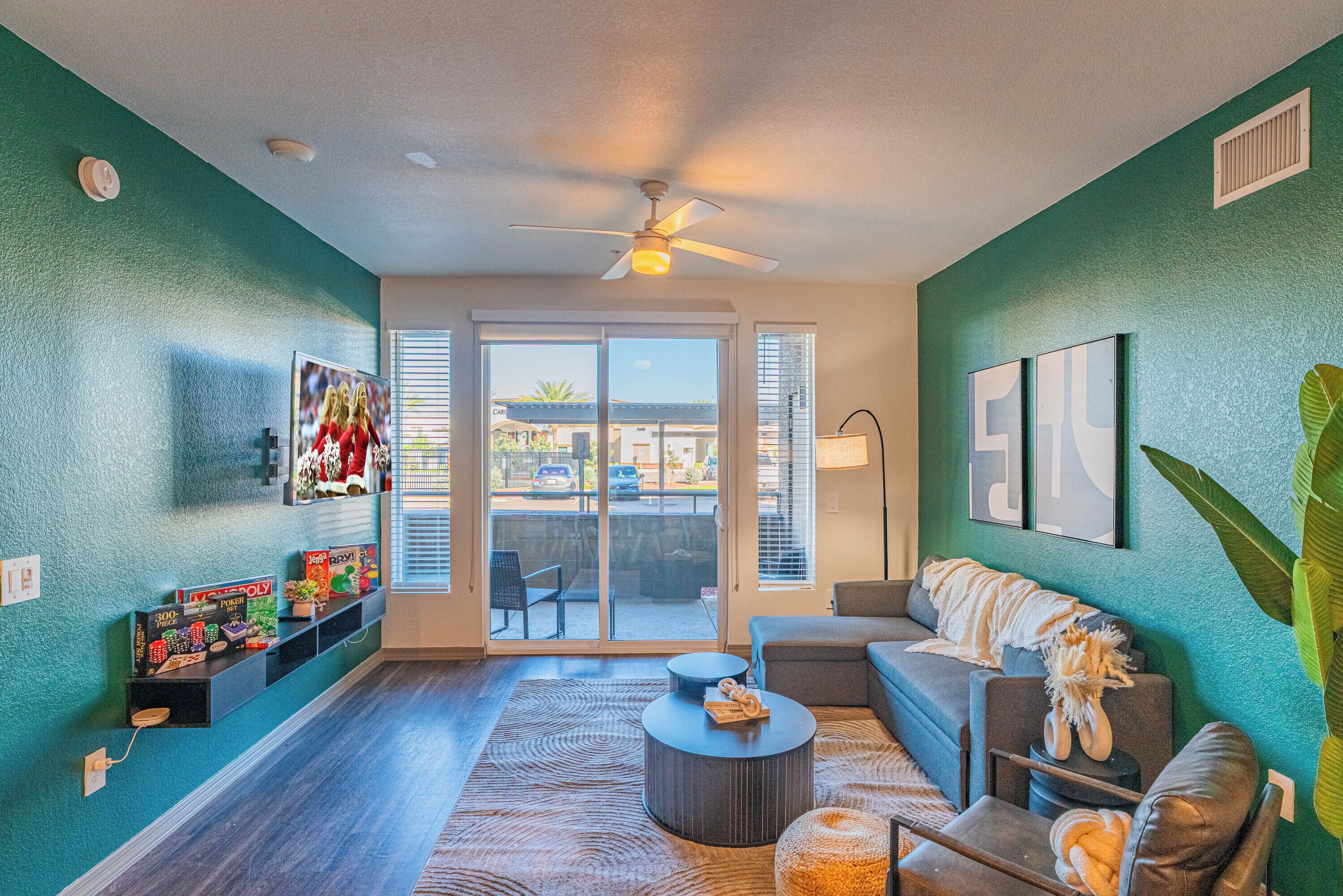 Classic Apartment, 2 Bedrooms, Non Smoking | Living room