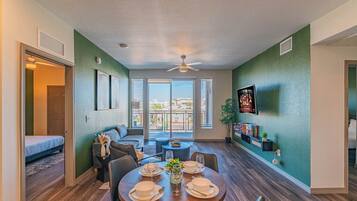Exclusive Apartment, 2 Bedrooms, Non Smoking, Air conditioning | Living area