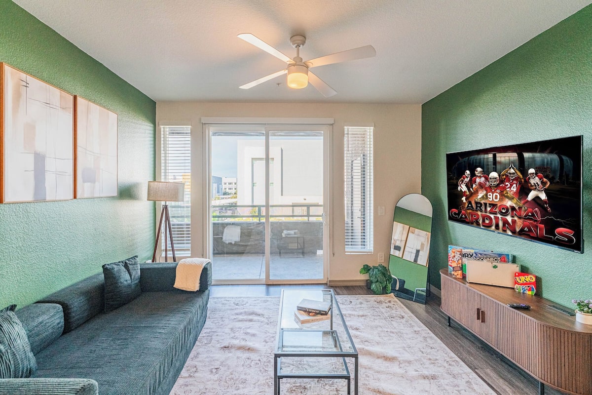 Premium Apartment, 2 Bedrooms, Non Smoking, Balcony | Living area | 55-inch Smart TV with digital channels