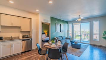 Exclusive Apartment, 2 Bedrooms, Non Smoking, Air conditioning | Private kitchen