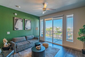 Exclusive Apartment, 2 Bedrooms, Non Smoking, Air conditioning | Living area