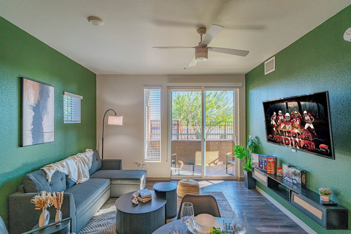 Elite Apartment, 3 Bedrooms, Kitchen | Living area