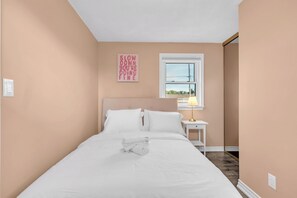 مكواة/لوح كي وواي فاي وملاءات أسرّة