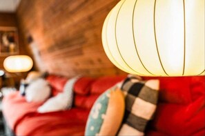 Interior - The Mod Lodge, Retro Sunriver Cabin Vibes! (Sunriver)
