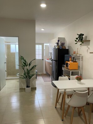 Private kitchen - Pleasant 2-bedroom apartment with AC in Playa del Carmen (Playa del Carmen)