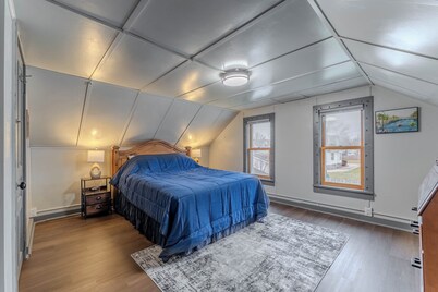 5 Min from University of Wisconsin – Oshkosh