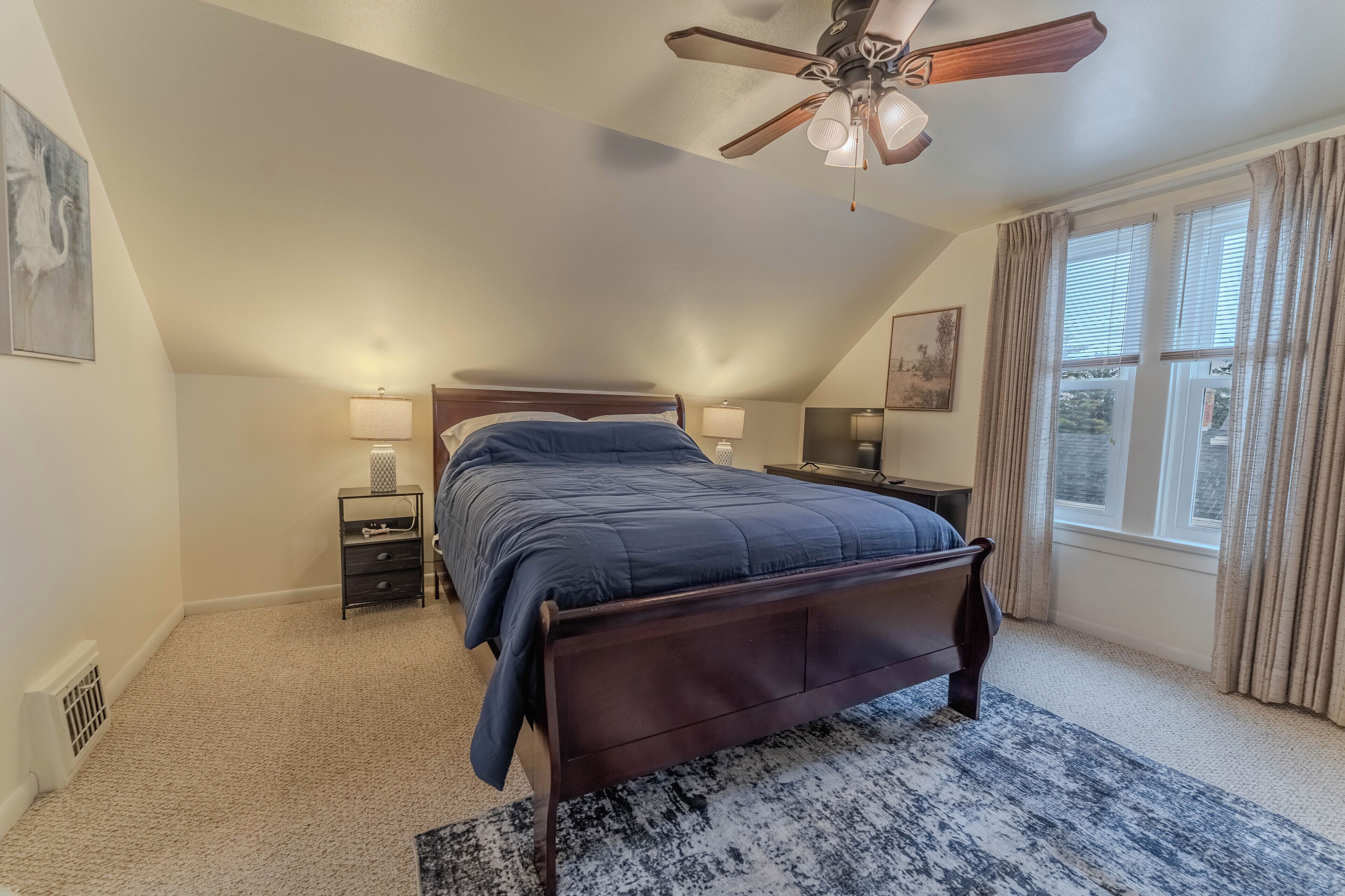 In-room safe, free WiFi, bed sheets