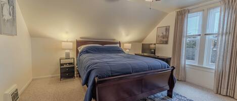 In-room safe, free WiFi, bed sheets