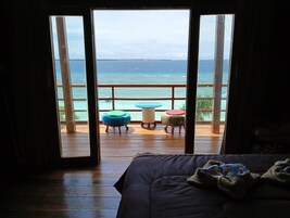 Bungalow Deluxe, vistas a la playa | Escritorio, tabla de planchar con plancha, wifi gratis