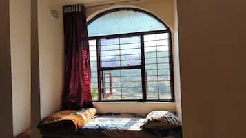 Double Room | Free WiFi, bed sheets