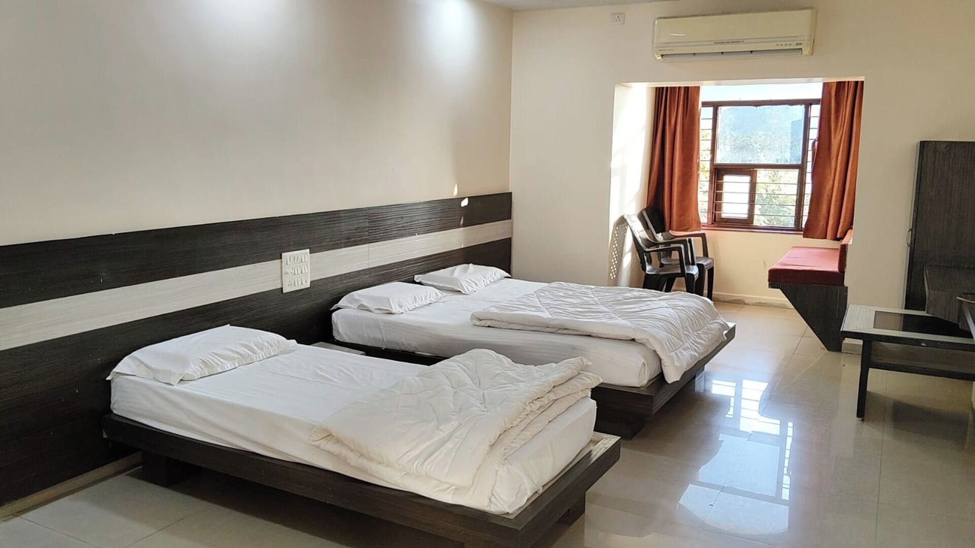 Triple Room, Air conditioning | Free WiFi, bed sheets