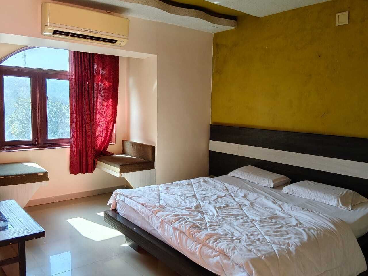Deluxe Room, Air conditioning | Free WiFi, bed sheets