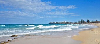 Seaside Charm & Comfort - 1min to Beach