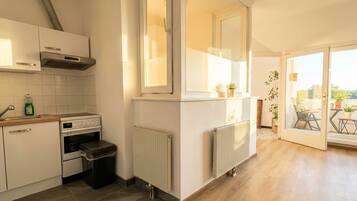 Basic-Apartment | Eigene Küche | Kühlschrank, Mikrowelle, Ofen, Herdplatte