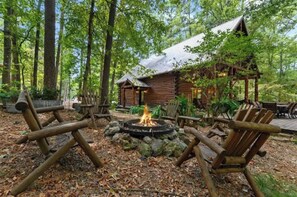 Property grounds - Broken Bow Retreat - Hot tub, game room, loft, fire pit! Discounted for May! (Broken Bow)