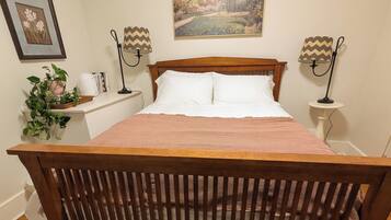 Bureau, fer et planche Ă repasser, lit parapluie, Wi-Fi gratuit