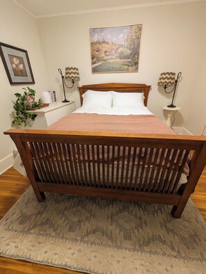 Bureau, fer et planche à repasser, lit parapluie, Wi-Fi gratuit