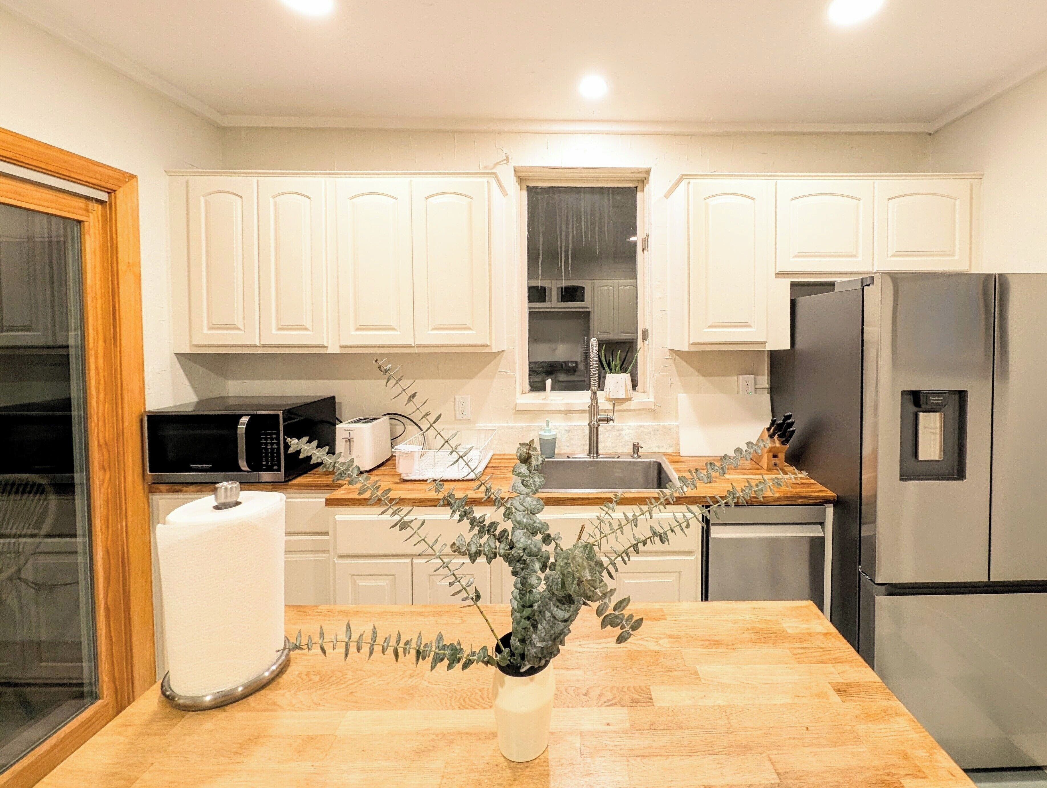 雪櫃、微波爐、焗爐、爐具