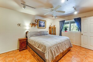 1 bedroom, desk, iron/ironing board, Internet